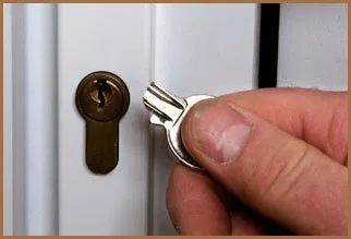 City Locksmith Shop Kansas City, MO 816-227-1016 - 5-broken-key